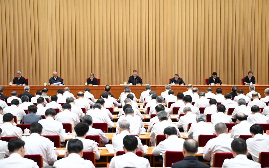 7月14日至15日，中央城市工作會議在北京舉行。中共中央總書記、國家主席、中央軍委主席習(xí)近平出席會議并發(fā)表重要講話。中共中央政治局常委李強、趙樂際、王滬寧、蔡奇、丁薛祥、李希出席會議。
