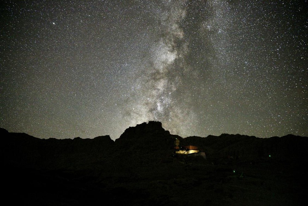 阿里暗夜星空。旦真次旦攝