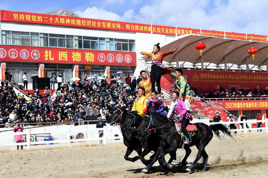 藏歷新年，精彩的馬術(shù)表演。潘多攝