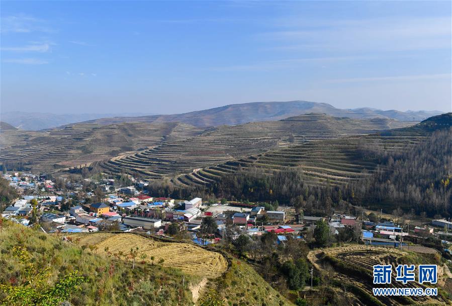 （全面建成小康社會(huì)“百城千縣萬村調(diào)研行”·圖文互動(dòng)）（1）青?？柎澹骸肮夤鞔濉钡娜A麗轉(zhuǎn)身